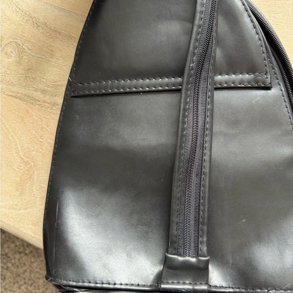Stylish Black Sling Bag - Picture 5 of 5